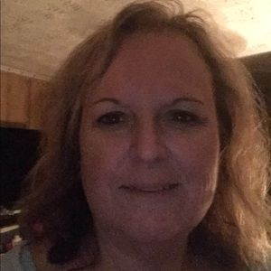 Meet your Posher, Lorie